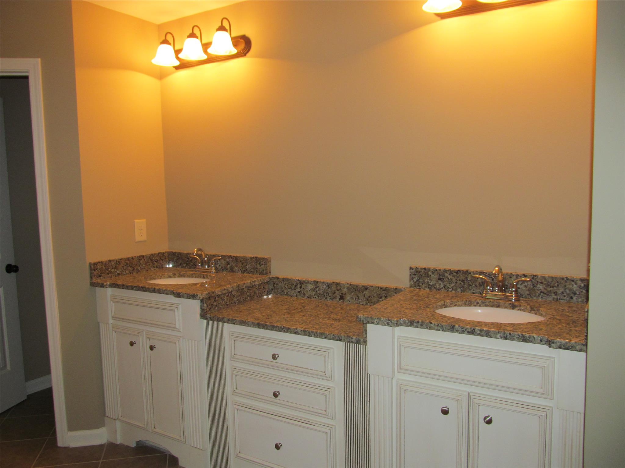 2409 19th Pl, Valley, AL 36854 photo 7