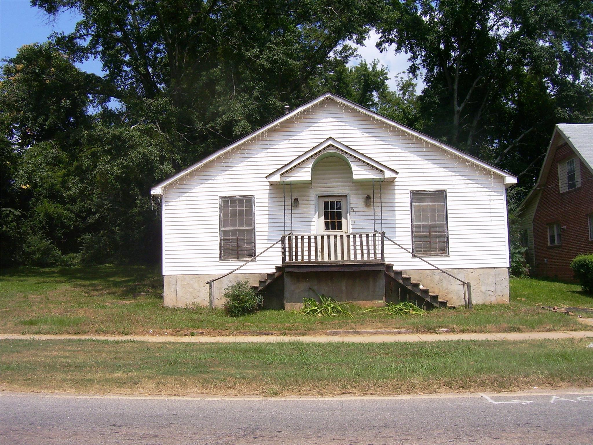 827 E Solomon St, Griffin, GA 30223 photo 1