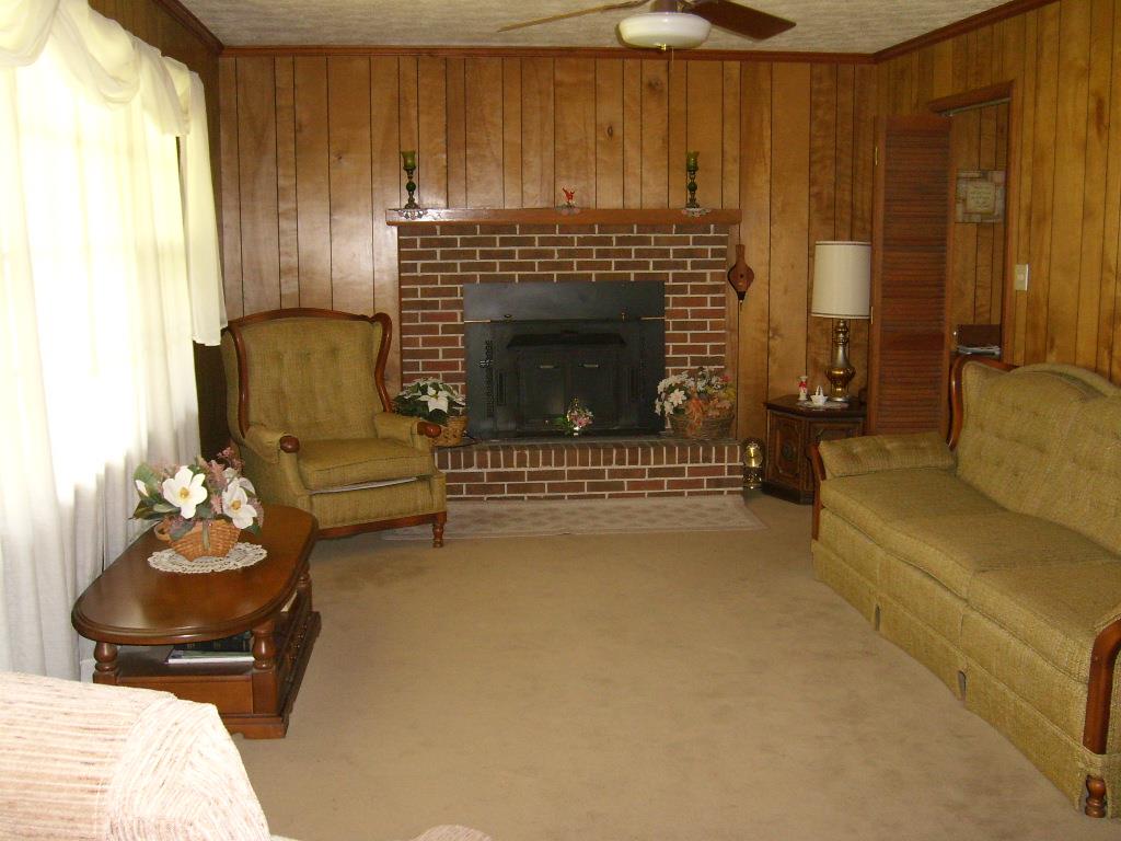 144 Mallory Dr, Lagrange, GA 30241 photo 3
