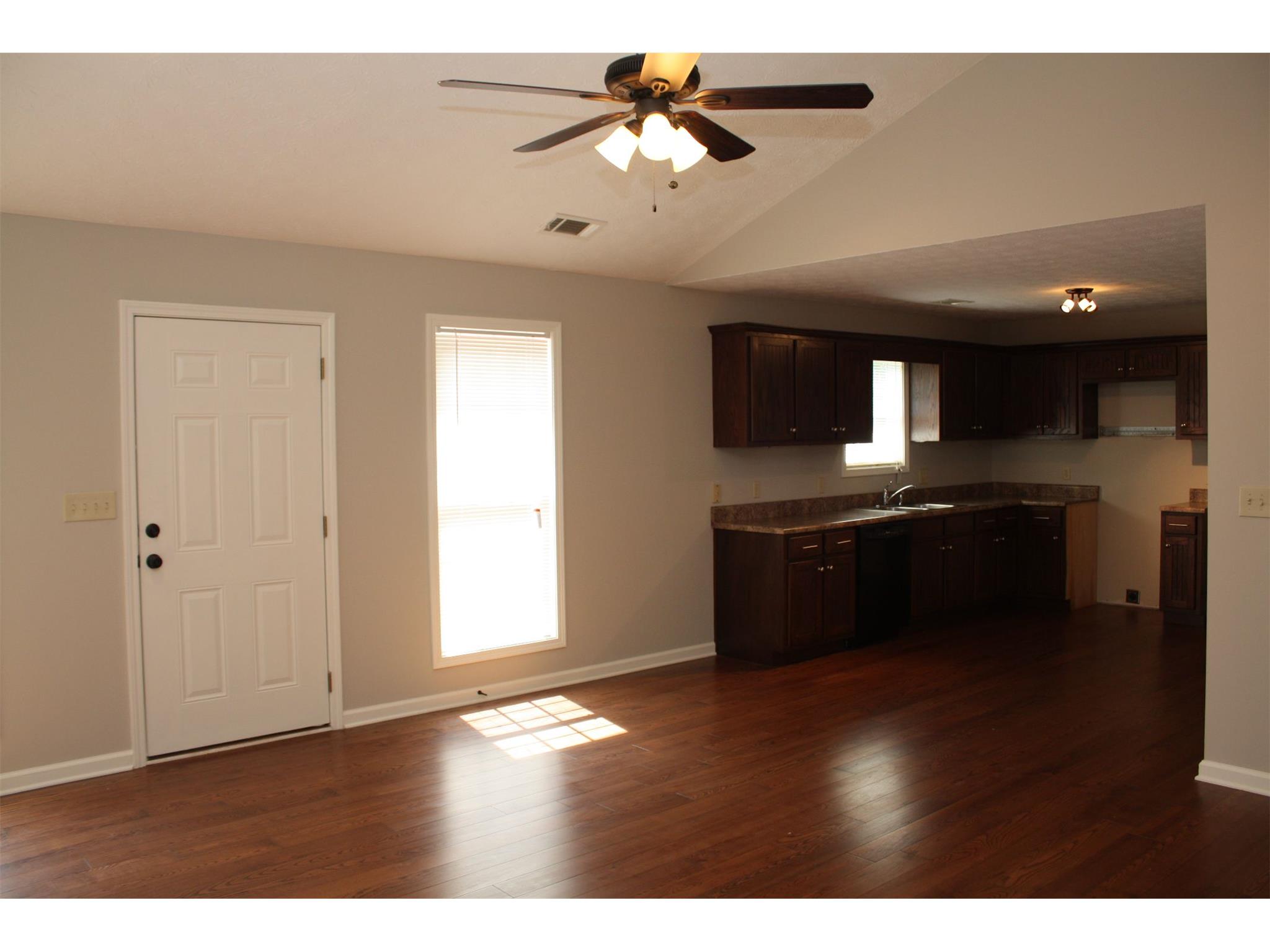 106 Arrowhead Dr, West Point, GA 31833 photo 3