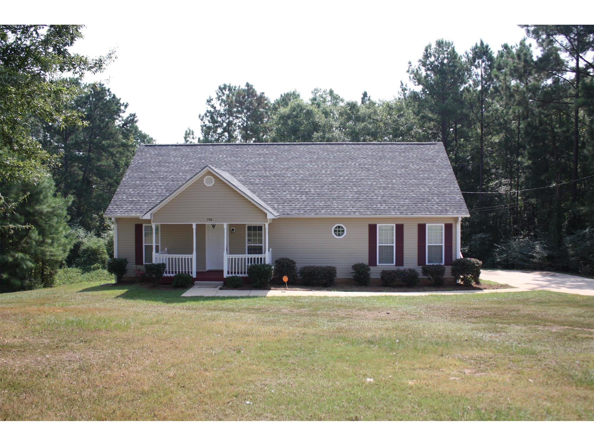 106 Arrowhead Dr, West Point, GA 31833 photo 1