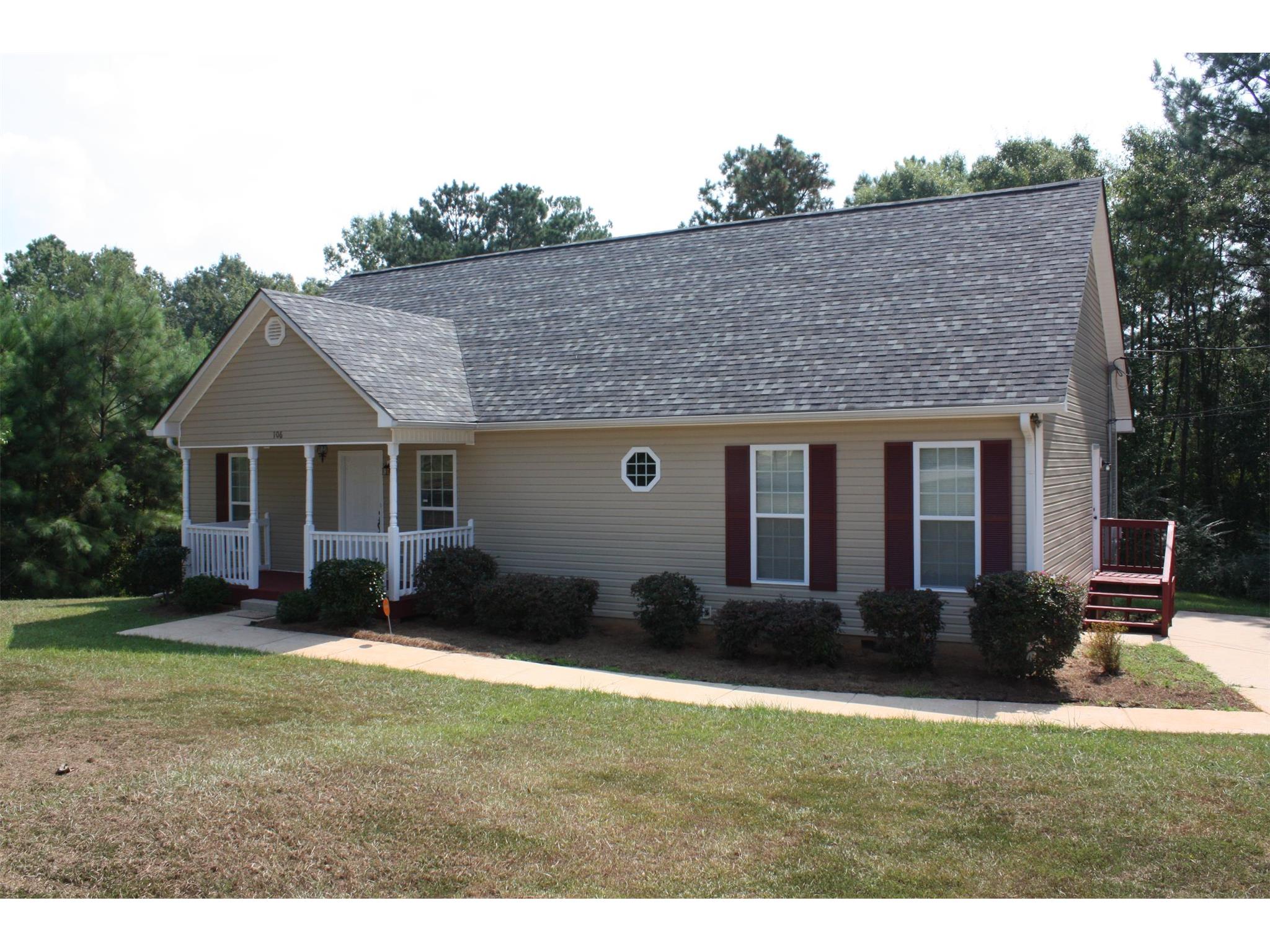 106 Arrowhead Dr, West Point, GA 31833 photo 2