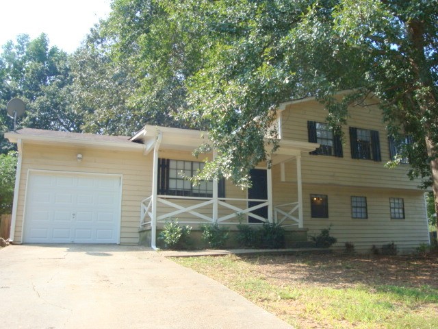 3573 Rex Rd, Rex, GA 30273 photo 1