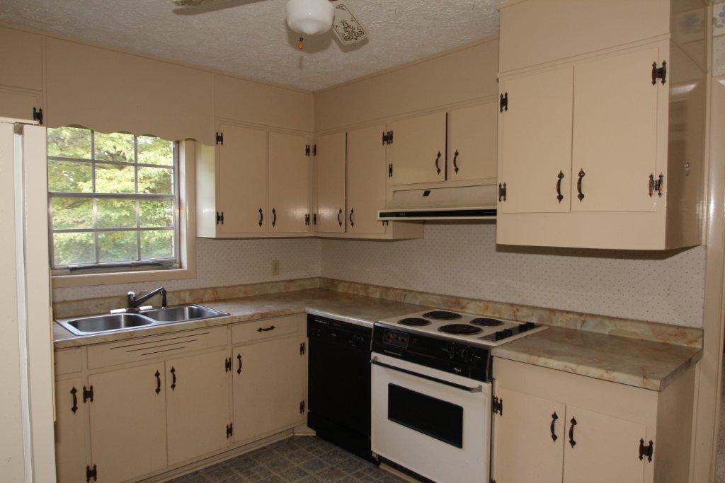93 Lynwood Dr, Toccoa, GA 30577 photo 6