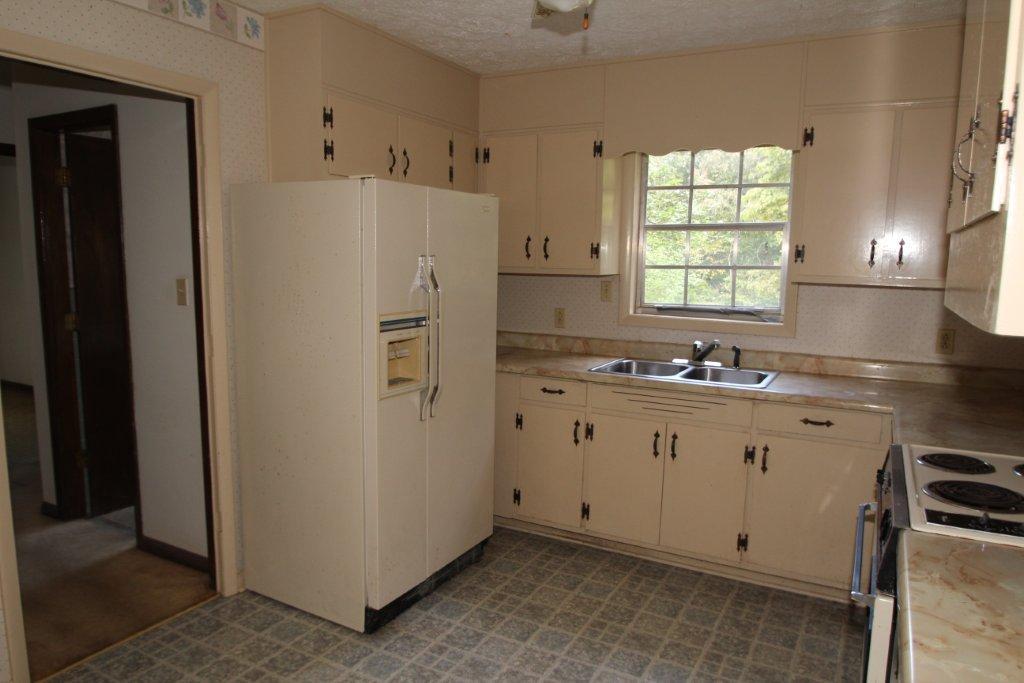 93 Lynwood Dr, Toccoa, GA 30577 photo 5
