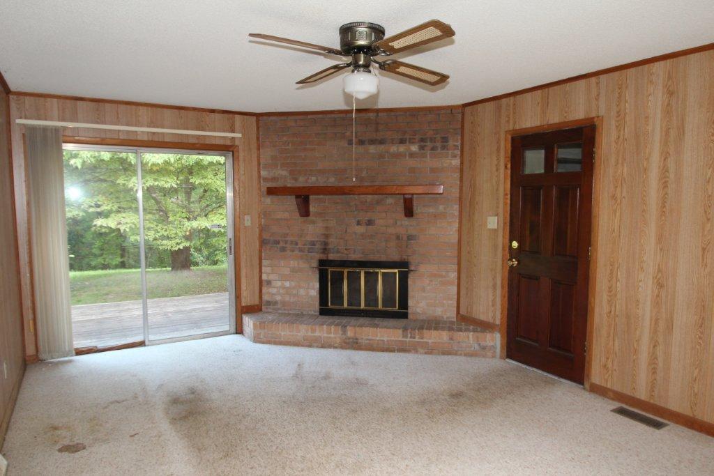 93 Lynwood Dr, Toccoa, GA 30577 photo 3