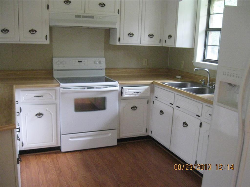 1012 Jackson St, Blackshear, GA 31516 photo 4