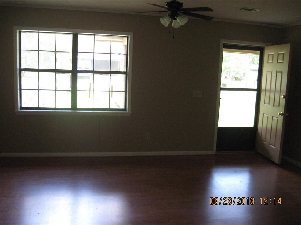 1012 Jackson St, Blackshear, GA 31516 photo 3