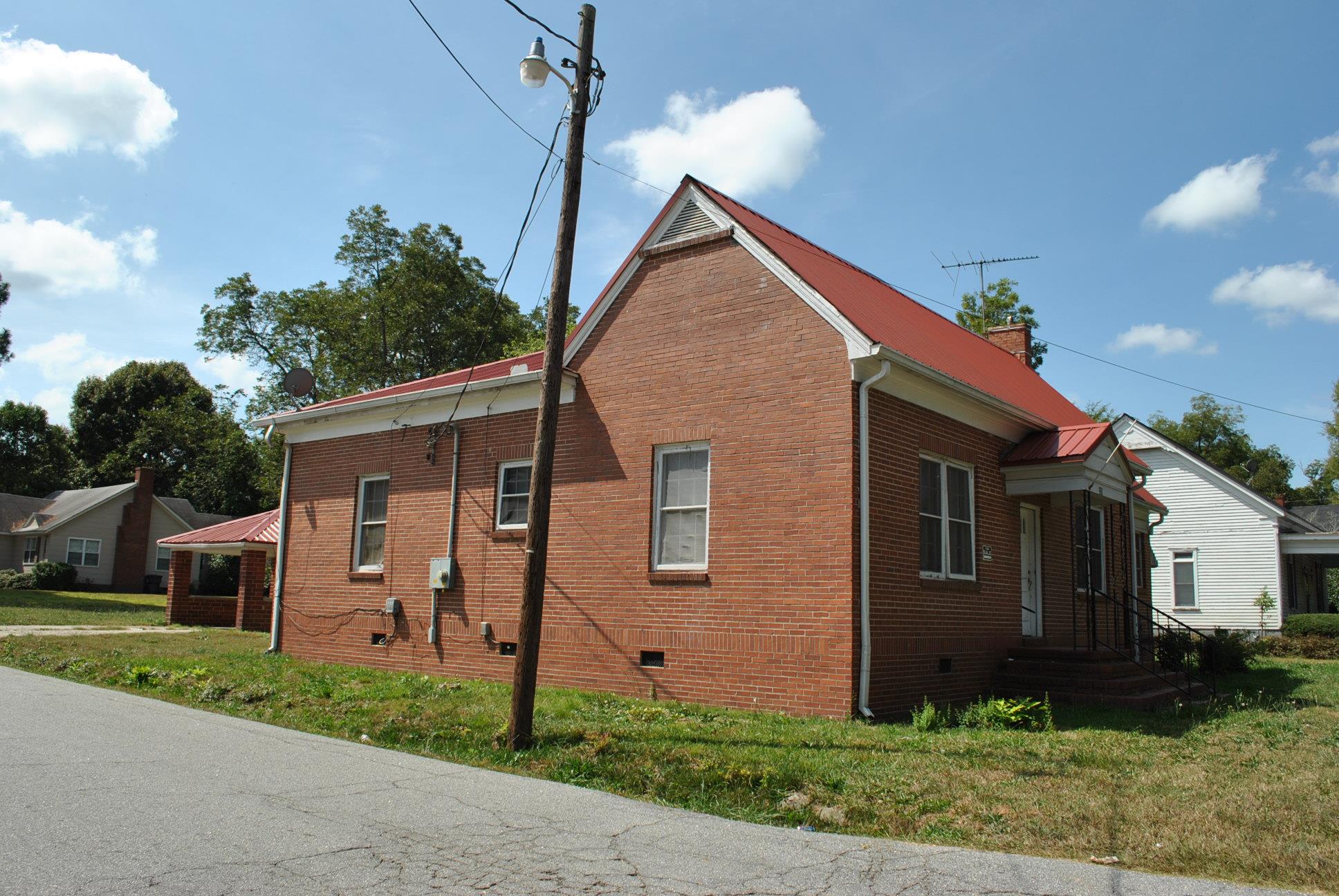 205 W First St, Jackson, GA 30233 photo 3