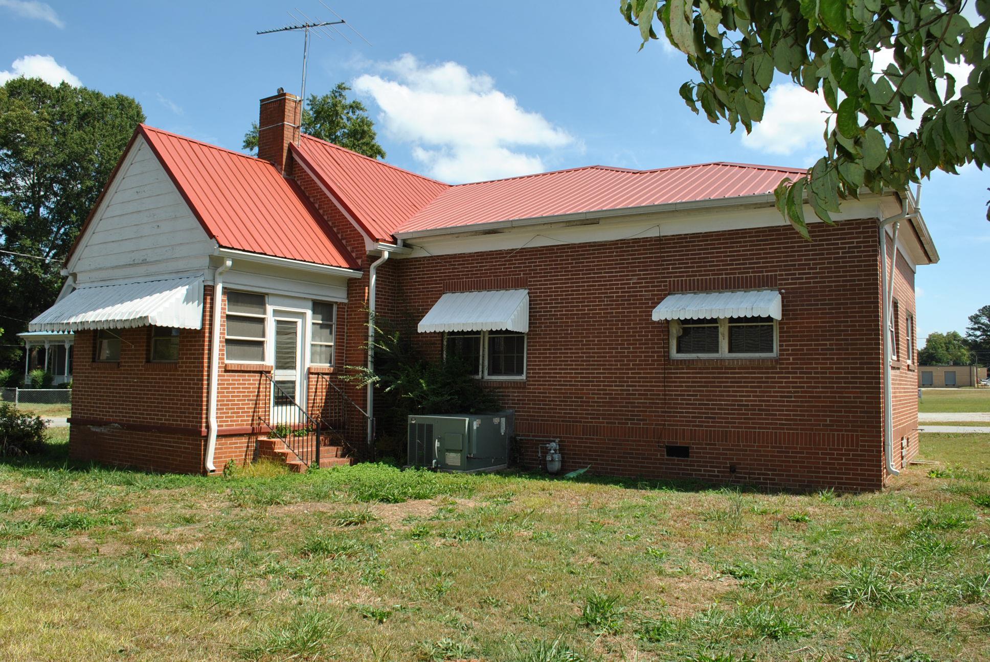 205 W First St, Jackson, GA 30233 photo 4