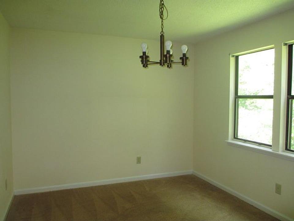 3931 Springleaf Dr, Stone Mountain, GA 30083 photo 6