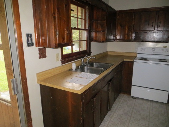 5201 Eubanks Dr, Morrow, GA 30260 photo 5