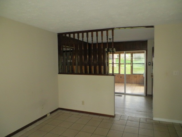 5201 Eubanks Dr, Morrow, GA 30260 photo 3