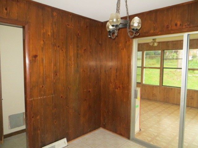 5201 Eubanks Dr, Morrow, GA 30260 photo 4