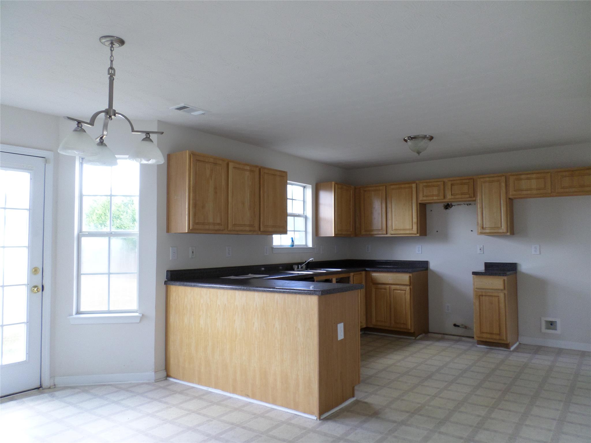 545 Creekview Blvd, Covington, GA 30016 photo 3