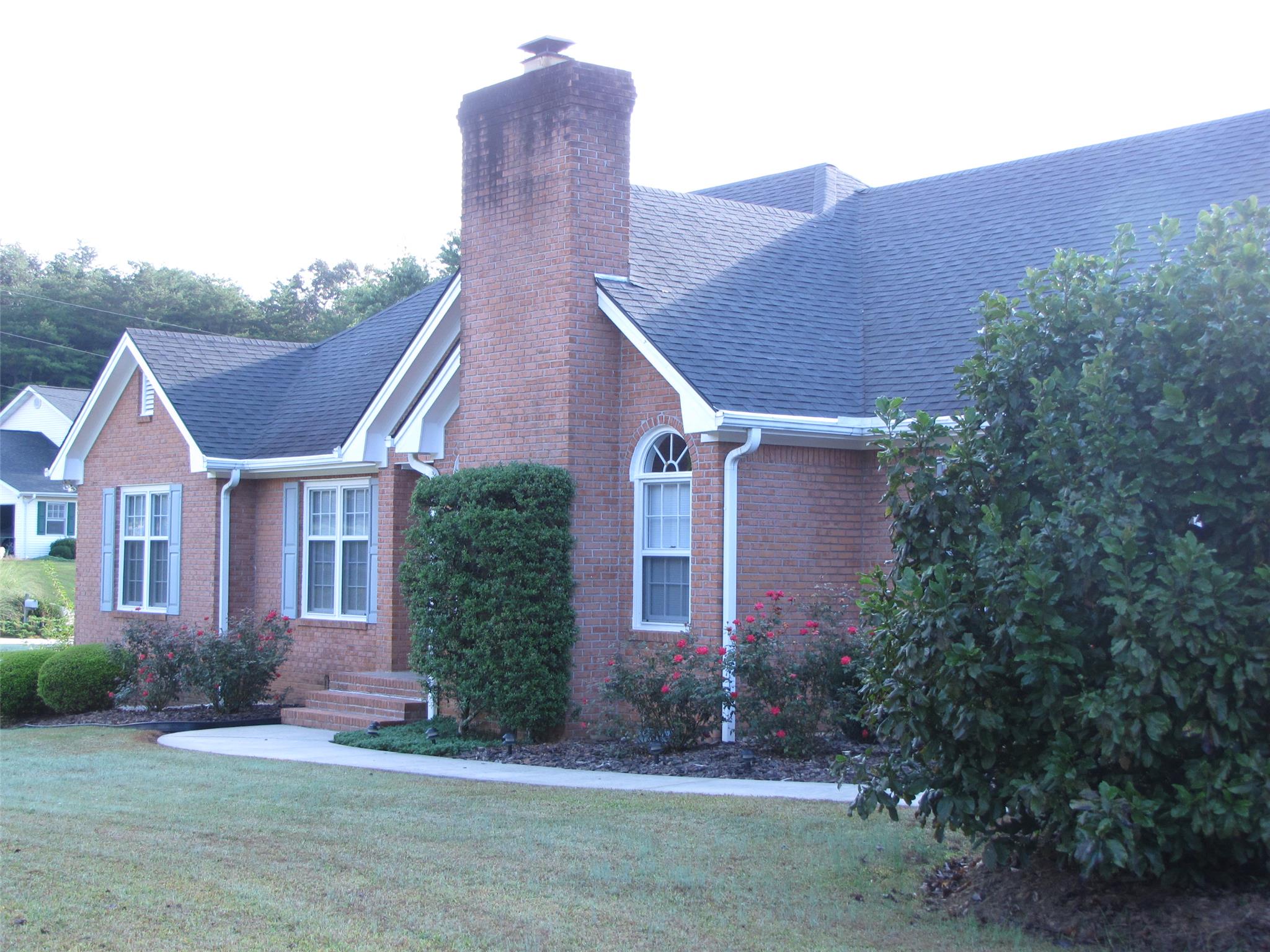 98 Leverette Dr, Toccoa, GA 30577 photo 2