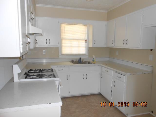 8247 Spillers Dr, Covington, GA 30014 photo 4