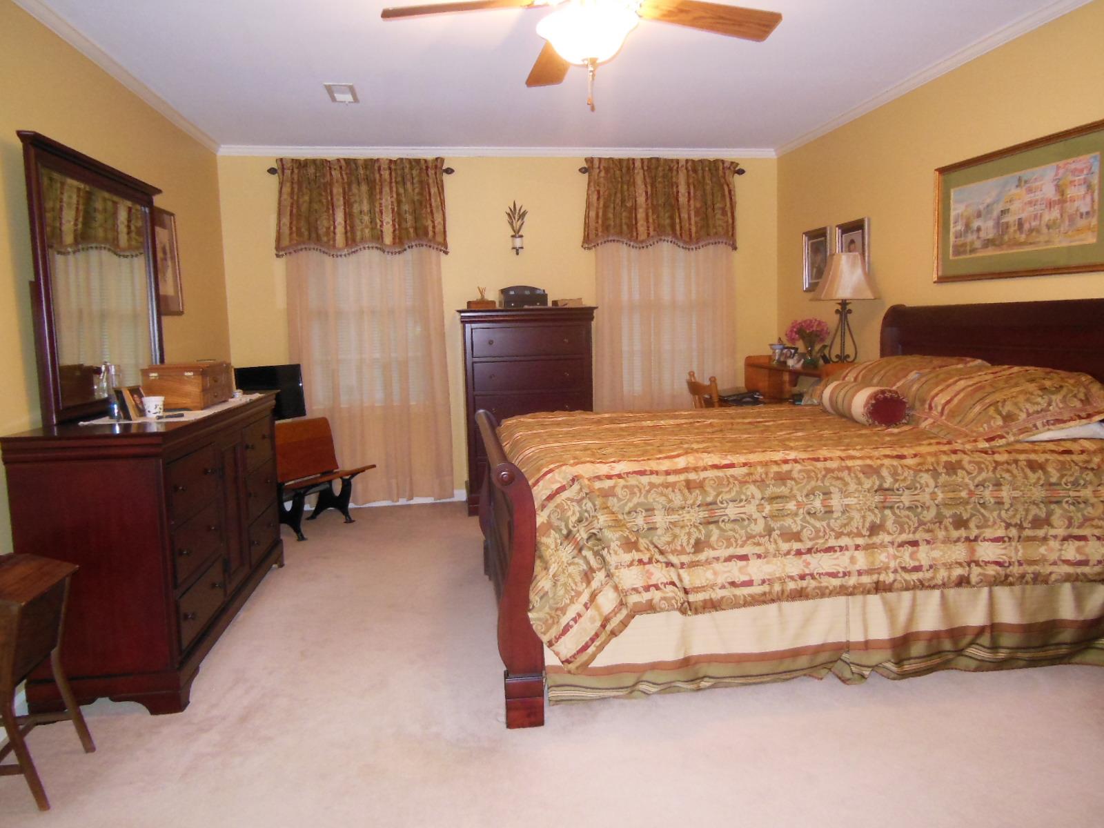313 Wesley Cir, Toccoa, GA 30577 photo 3