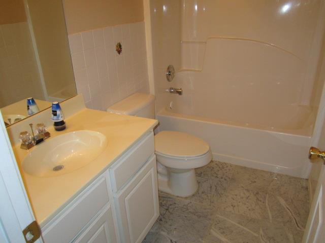 6140 Foxcroft Ct, Morrow, GA 30260 photo 2
