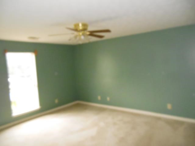 103 Twelve Oaks Dr, Lagrange, GA 30240 photo 4