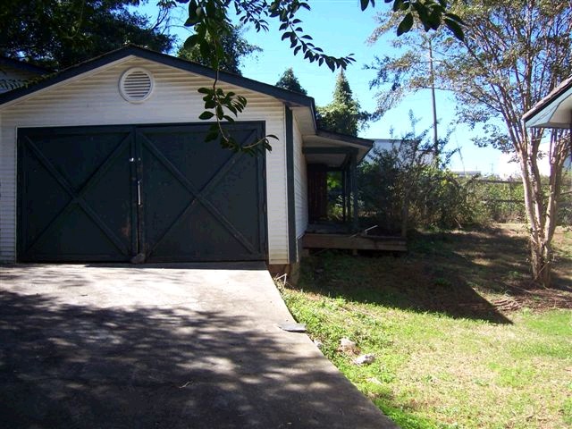 3049 Millstone Ct, Austell, GA 30106 photo 2