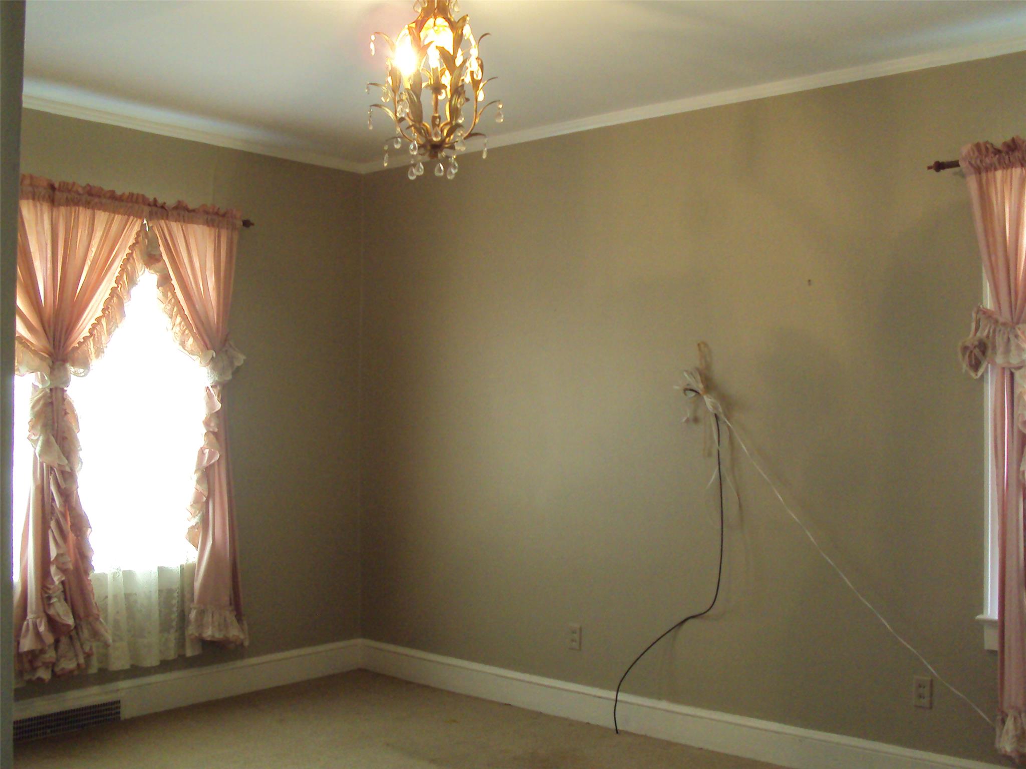 545 E Howell St, Hartwell, GA 30643 photo 5