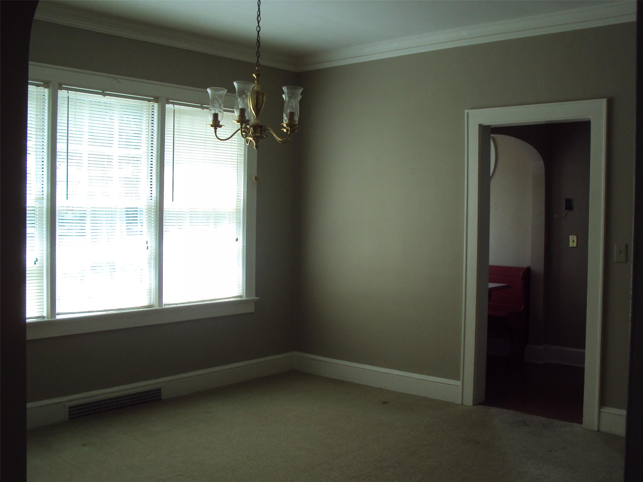545 E Howell St, Hartwell, GA 30643 photo 3