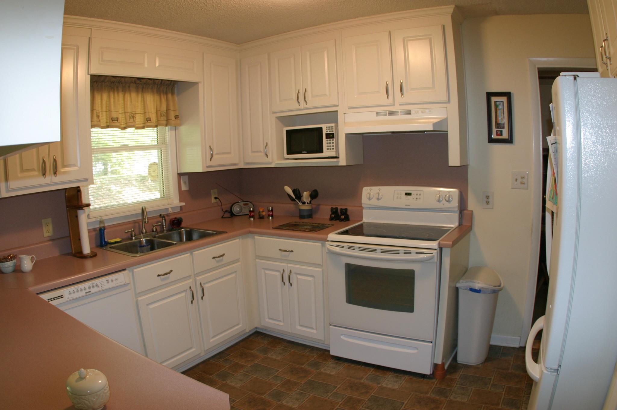 595 Hilltop Way, Toccoa, GA 30577 photo 3