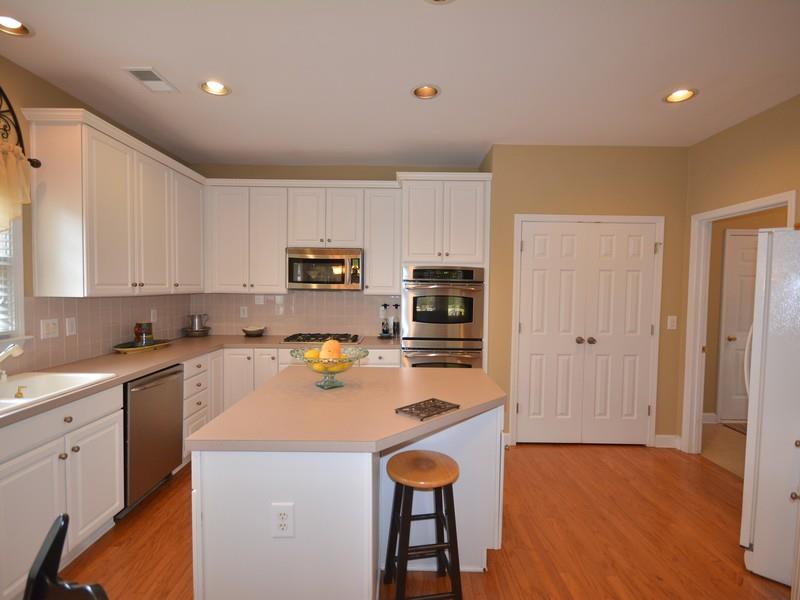 6545 Sterling Dr, Suwanee, GA 30024 photo 9