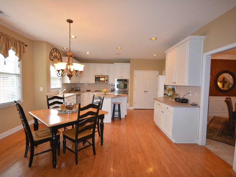 6545 Sterling Dr, Suwanee, GA 30024 photo 8