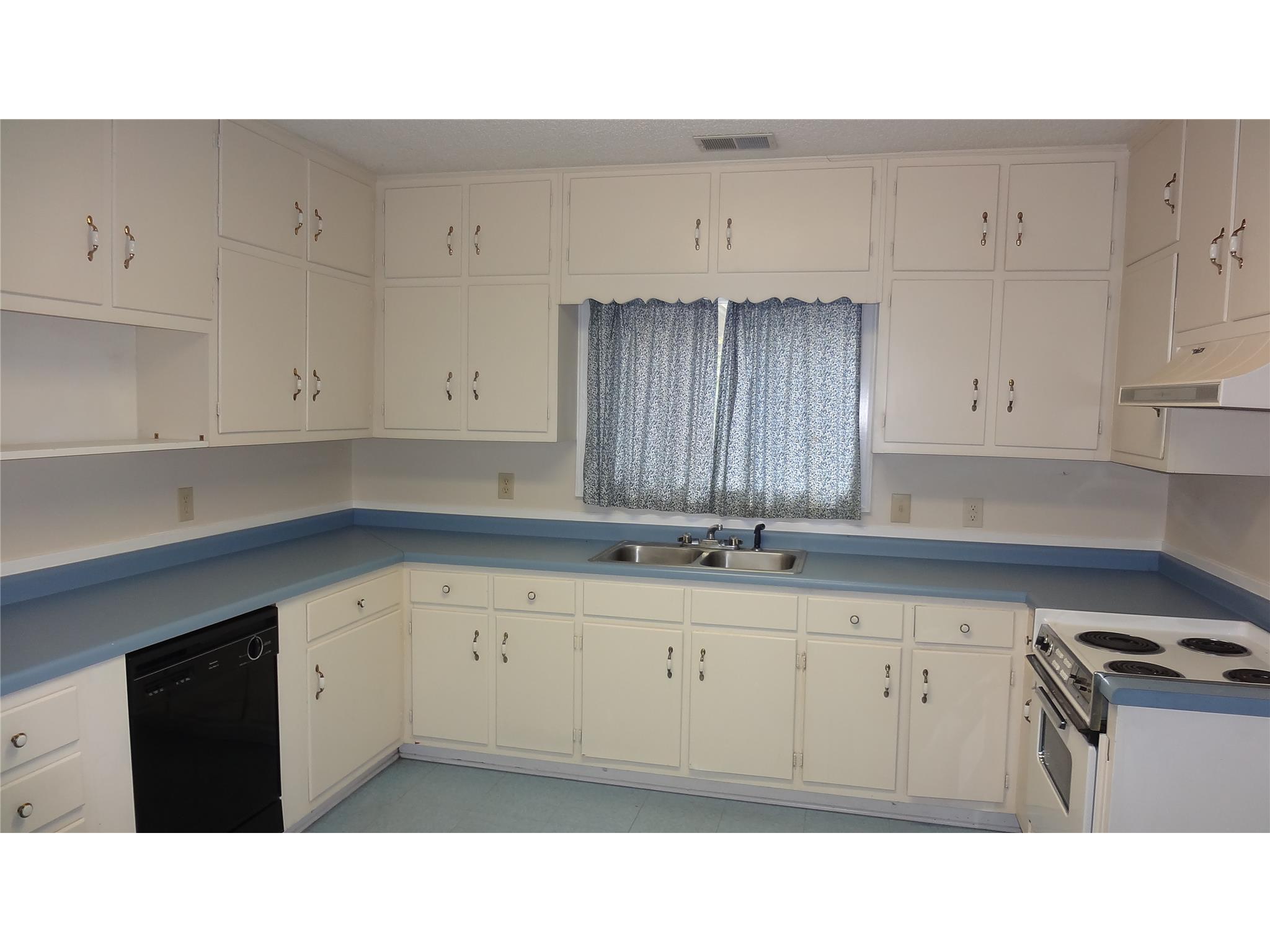 505 S Hammond Dr, Monroe, GA 30655 photo 10