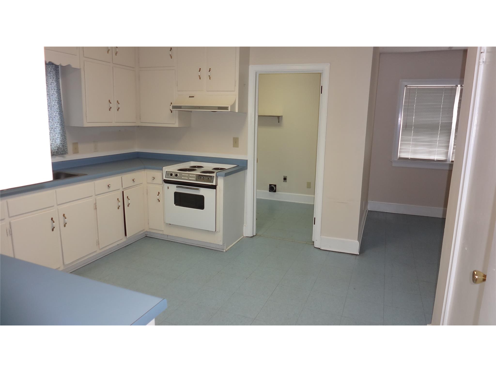 505 S Hammond Dr, Monroe, GA 30655 photo 8