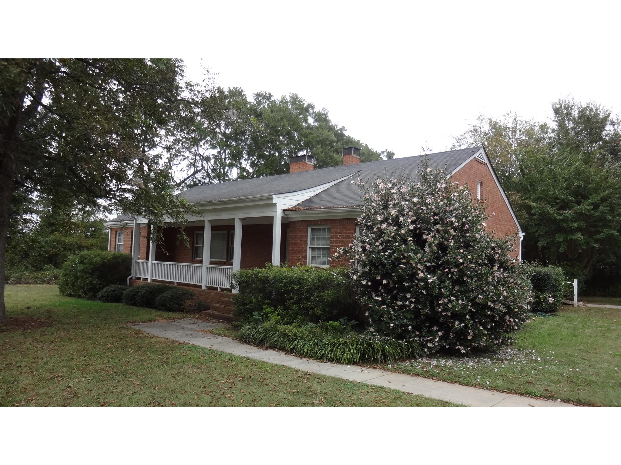 505 S Hammond Dr, Monroe, GA 30655 photo 2