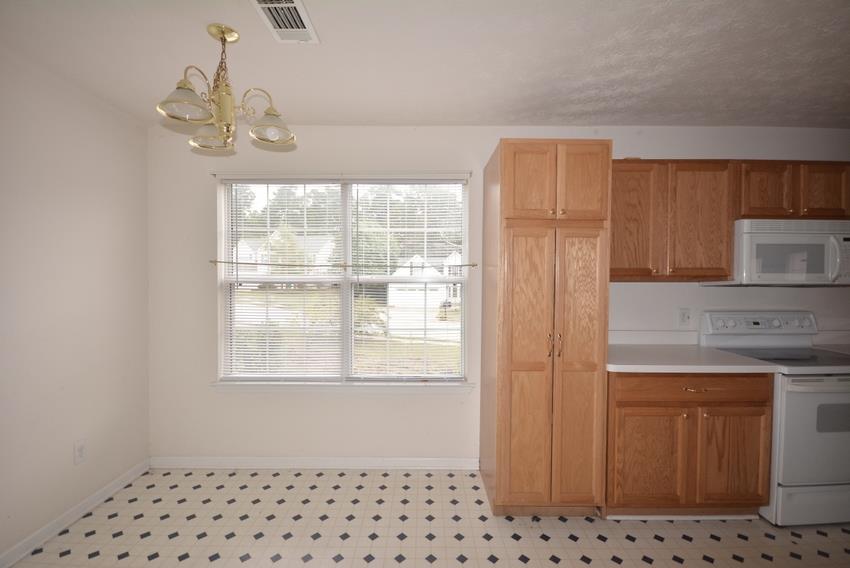 764 Baskins Cir, Winder, GA 30680 photo 9
