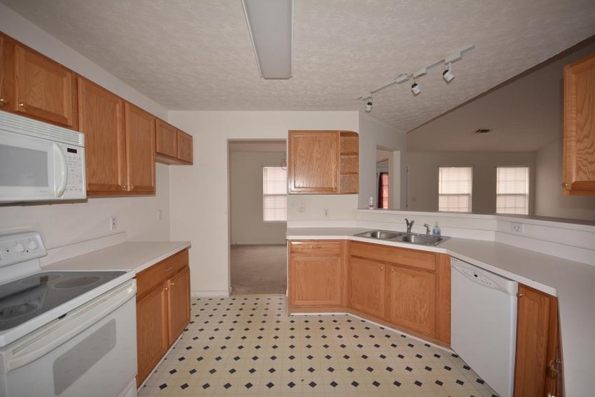 764 Baskins Cir, Winder, GA 30680 photo 6