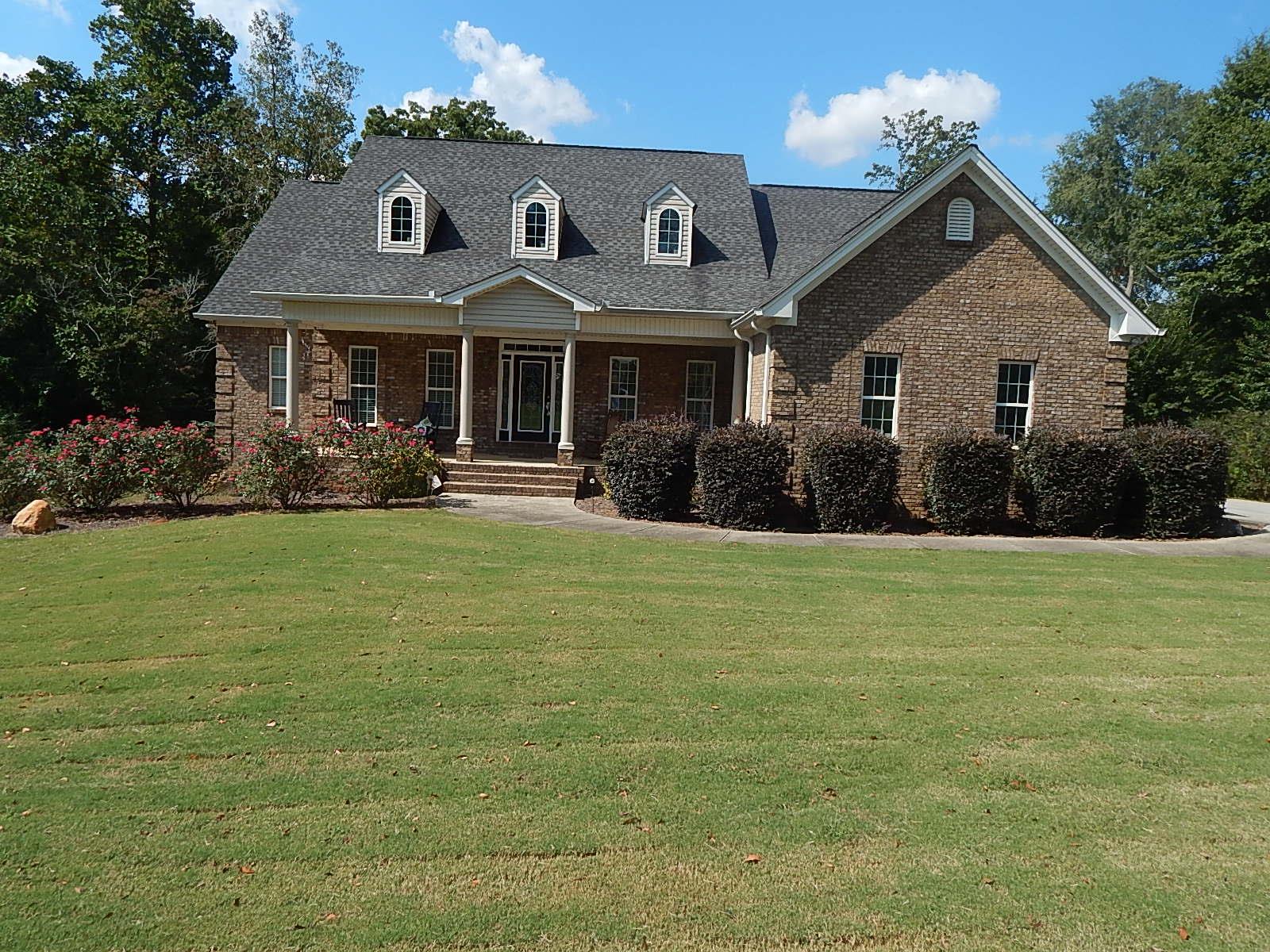 308 Lakeview Dr, Commerce, GA 30529 photo 1