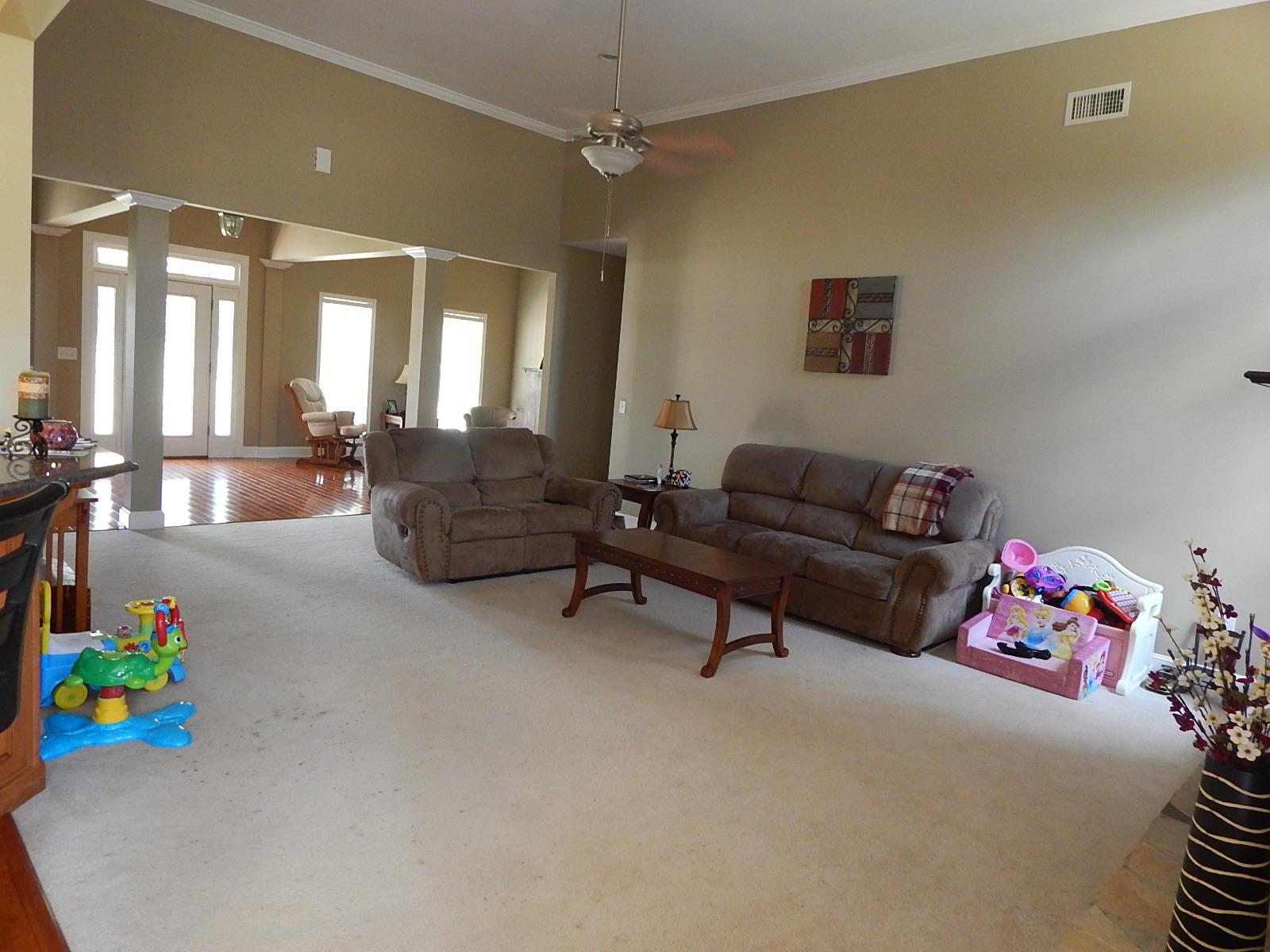 308 Lakeview Dr, Commerce, GA 30529 photo 2