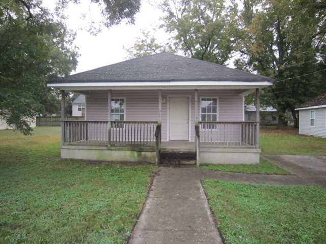 97 Griffith St, Winder, GA 30680 photo 1