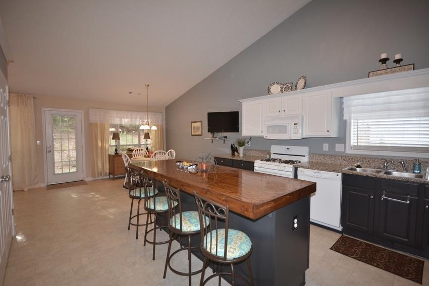 77 Saint Aurics Dr, Suwanee, GA 30024 photo 14