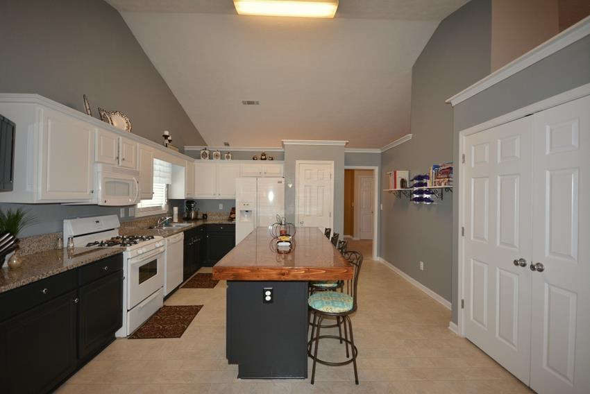 77 Saint Aurics Dr, Suwanee, GA 30024 photo 13