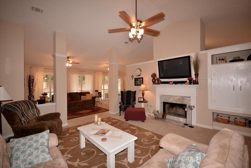 77 Saint Aurics Dr, Suwanee, GA 30024 photo 6