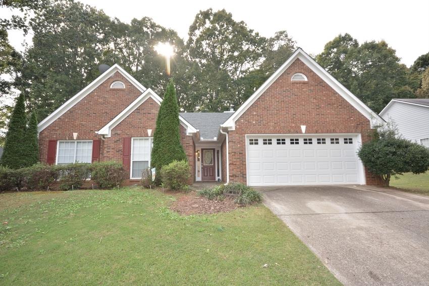 77 Saint Aurics Dr, Suwanee, GA 30024 photo 1