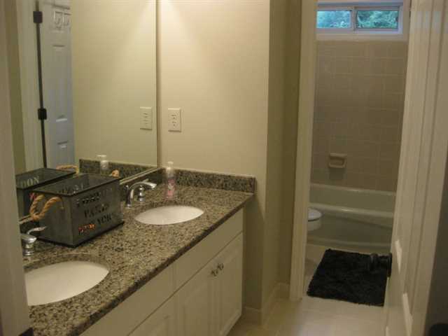 770 River Cliff Ct, Suwanee, GA 30024 photo 12