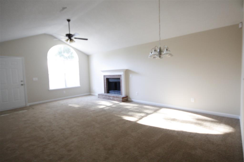 39 Skyway Dr, Warner Robins, GA 31088 photo 3