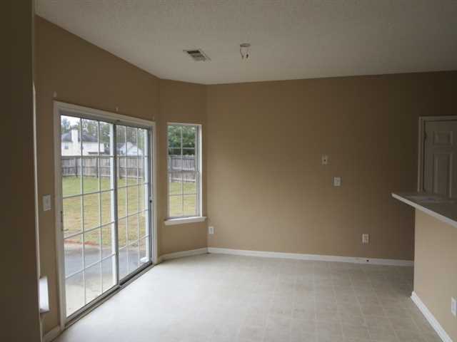 252 Murray Park Dr, Dacula, GA 30019 photo 4
