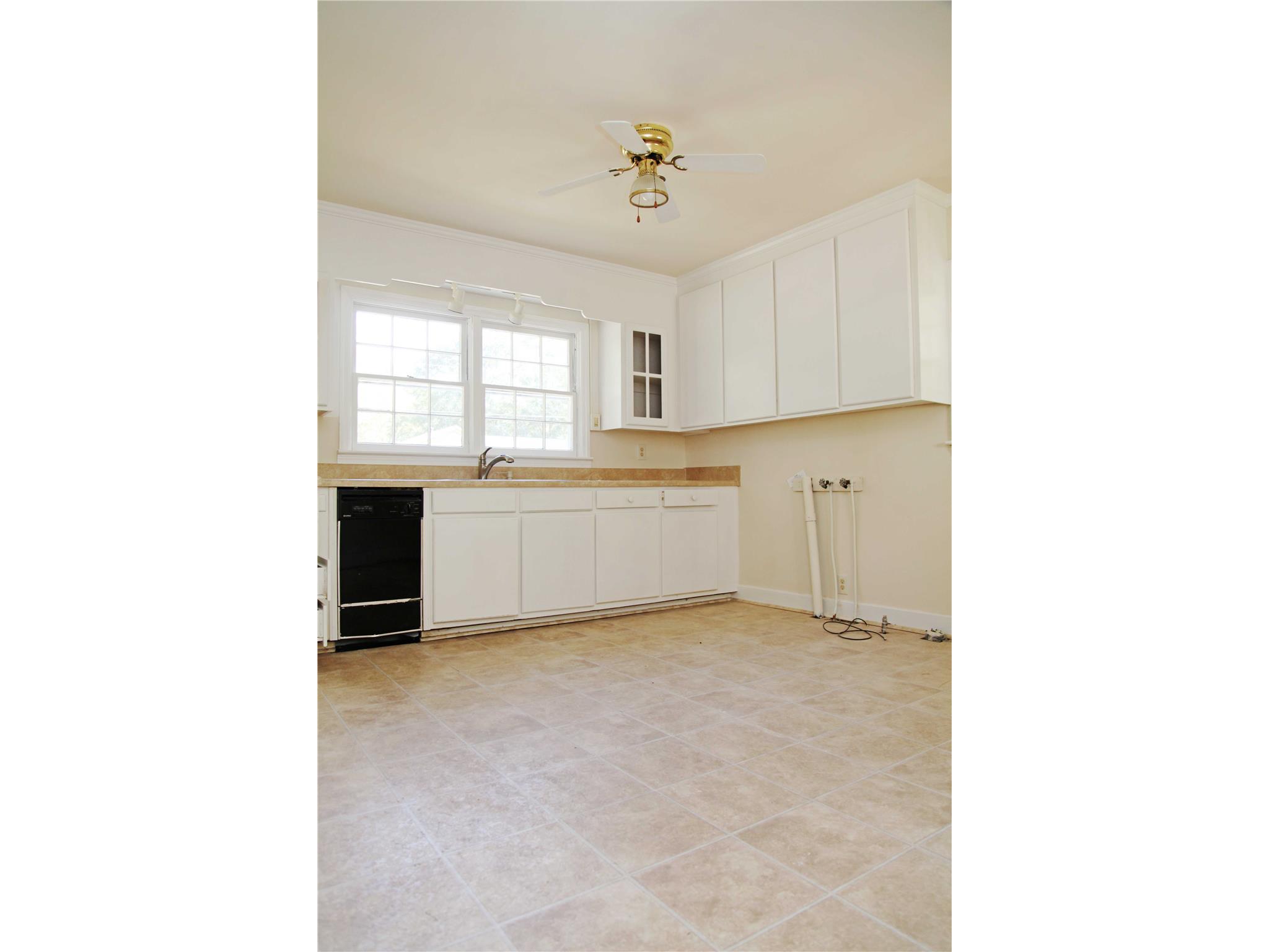 342 3rd Ave, Winder, GA 30680 photo 4