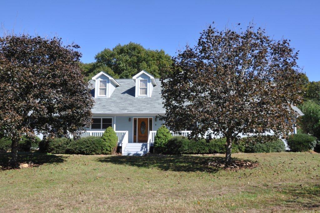 5825 Fields Rd, Gainesville, GA 30501 photo 1
