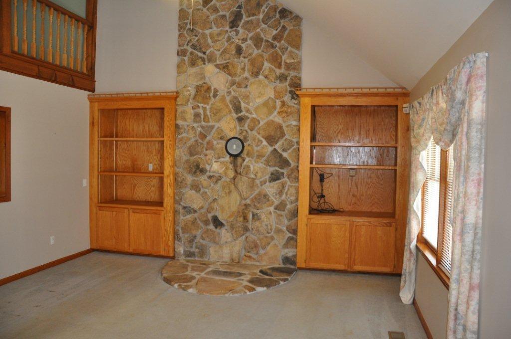 5825 Fields Rd, Gainesville, GA 30501 photo 2