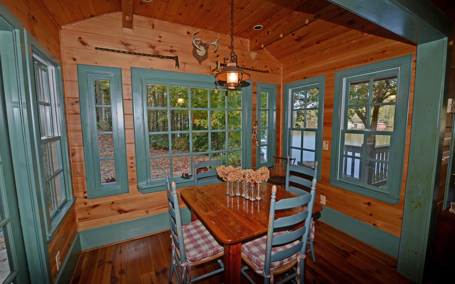 82 Macon Ln, Tiger, GA 30576 photo 5
