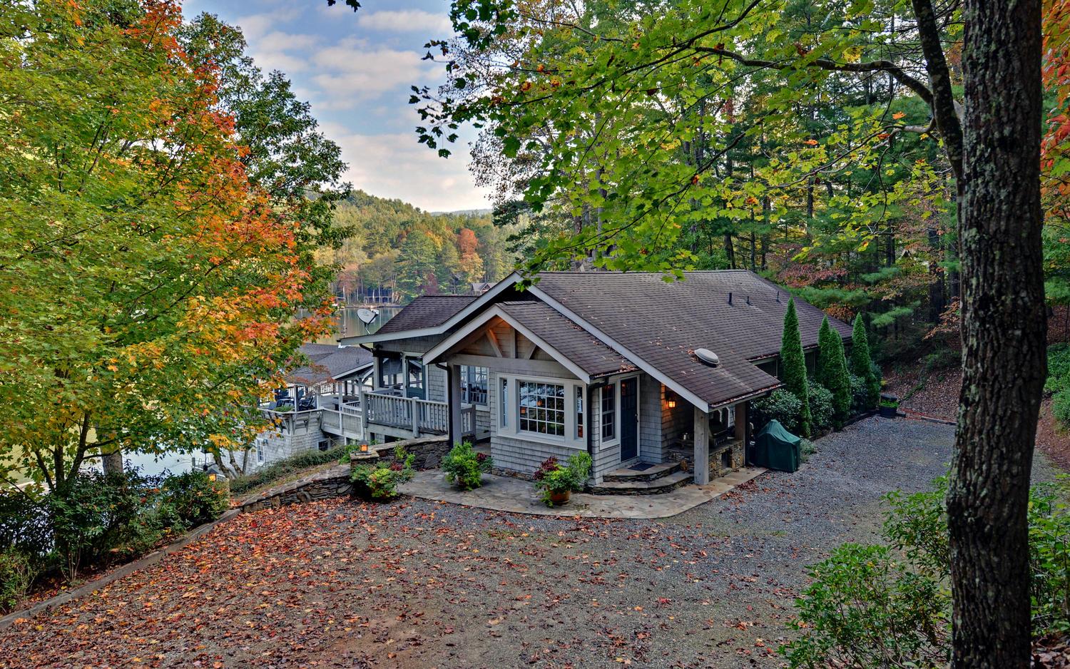 82 Macon Ln, Tiger, GA 30576 photo 1